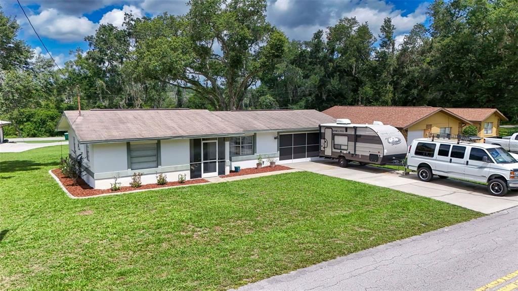 На продажу: $199,000 (2 спален, 1 ванн, 865 Квадратных фут)