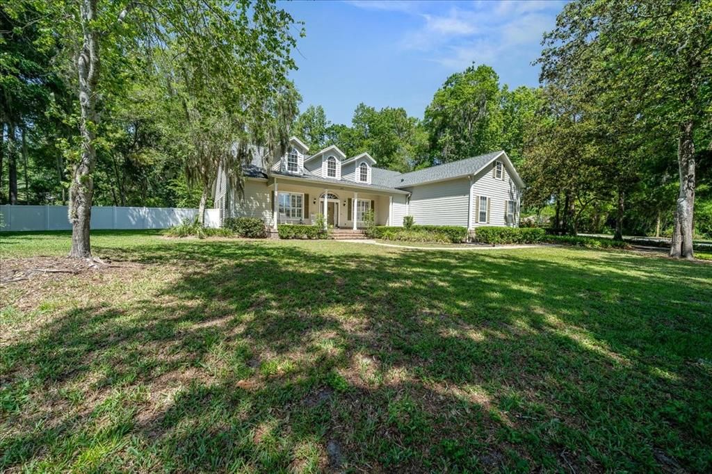 合同活跃: $649,000 (3 贝兹, 2 浴室, 3019 平方英尺)