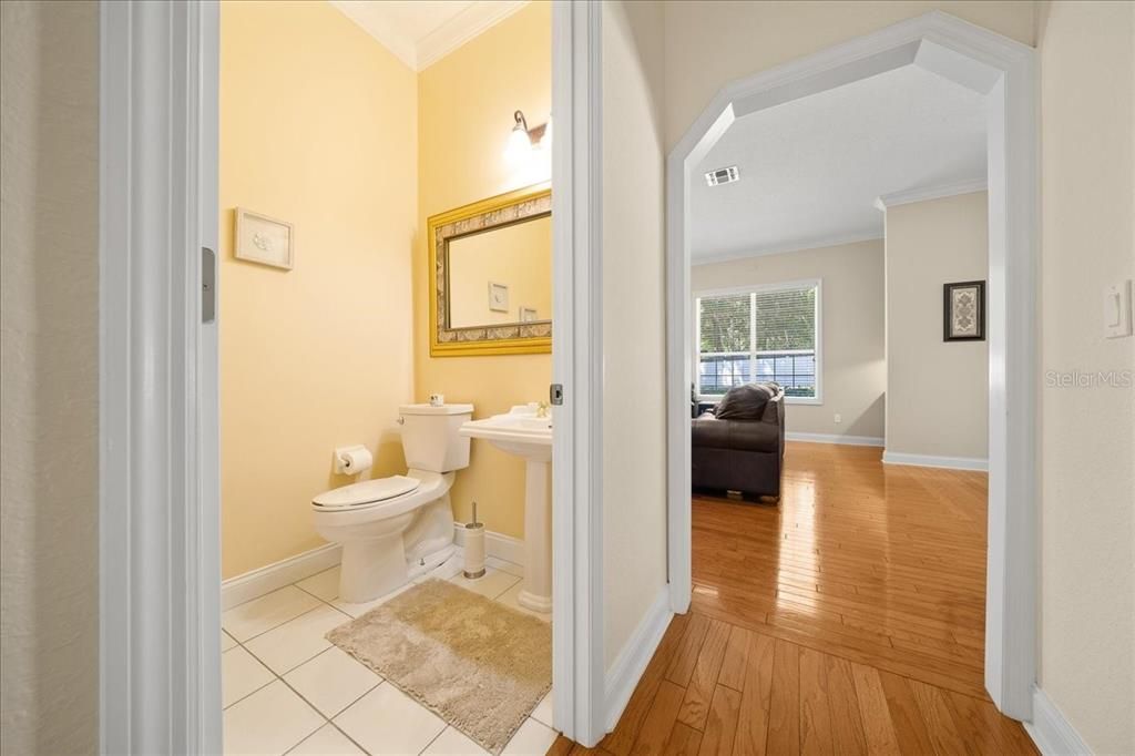 合同活跃: $649,000 (3 贝兹, 2 浴室, 3019 平方英尺)