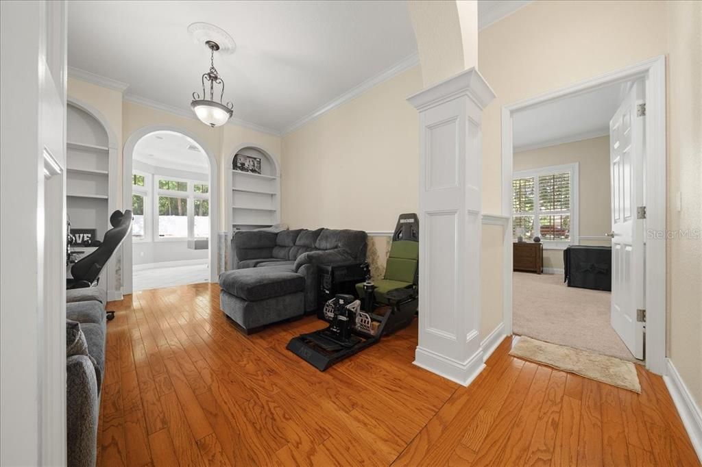 合同活跃: $649,000 (3 贝兹, 2 浴室, 3019 平方英尺)