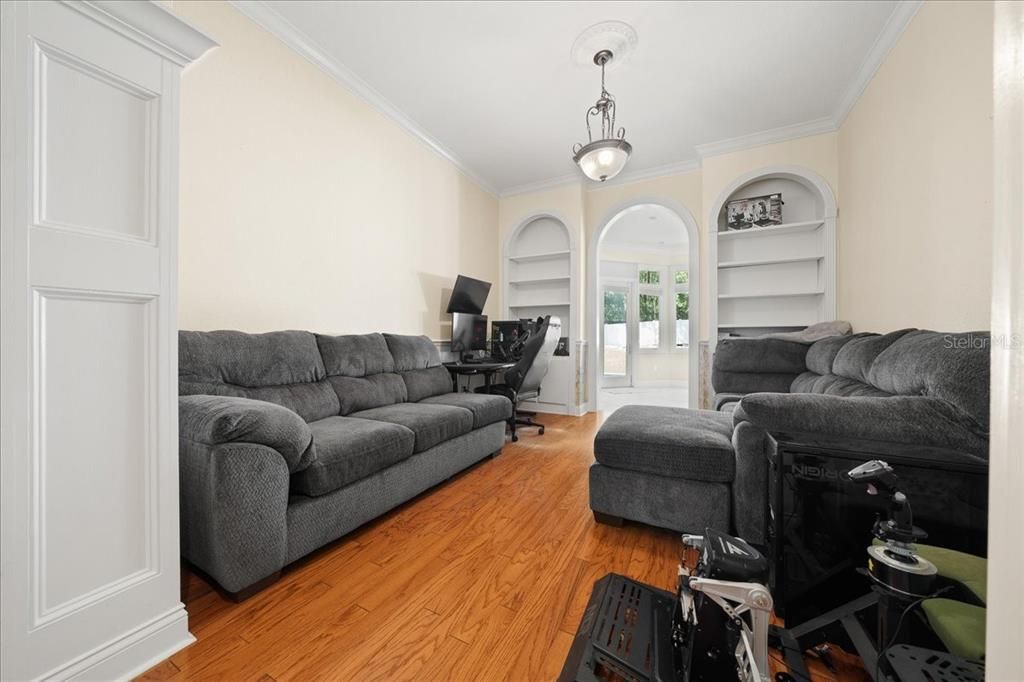 合同活跃: $649,000 (3 贝兹, 2 浴室, 3019 平方英尺)