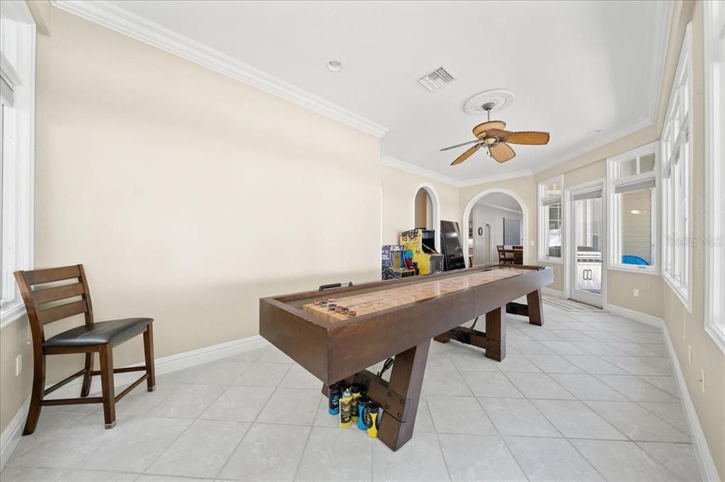 合同活跃: $649,000 (3 贝兹, 2 浴室, 3019 平方英尺)