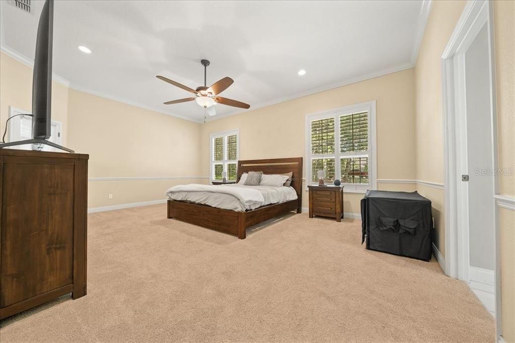 合同活跃: $649,000 (3 贝兹, 2 浴室, 3019 平方英尺)