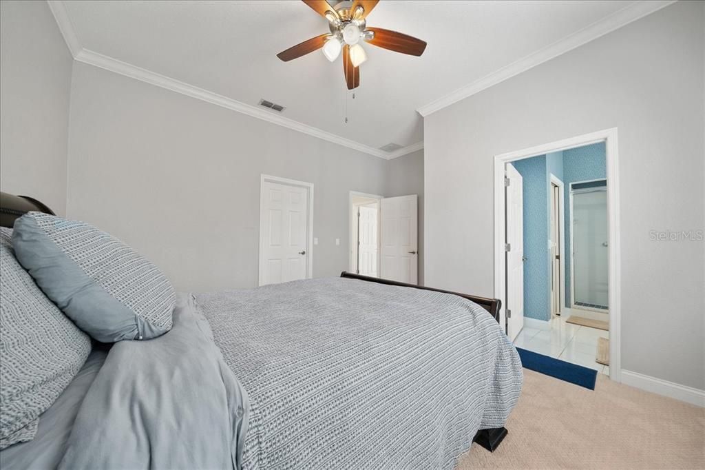 合同活跃: $649,000 (3 贝兹, 2 浴室, 3019 平方英尺)