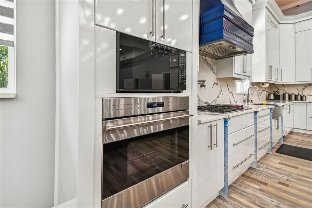 待售: $1,699,000 (4 贝兹, 5 浴室, 6077 平方英尺)