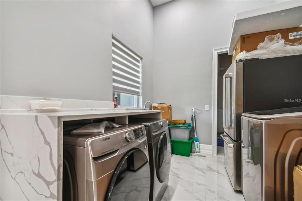 待售: $1,699,000 (4 贝兹, 5 浴室, 6077 平方英尺)