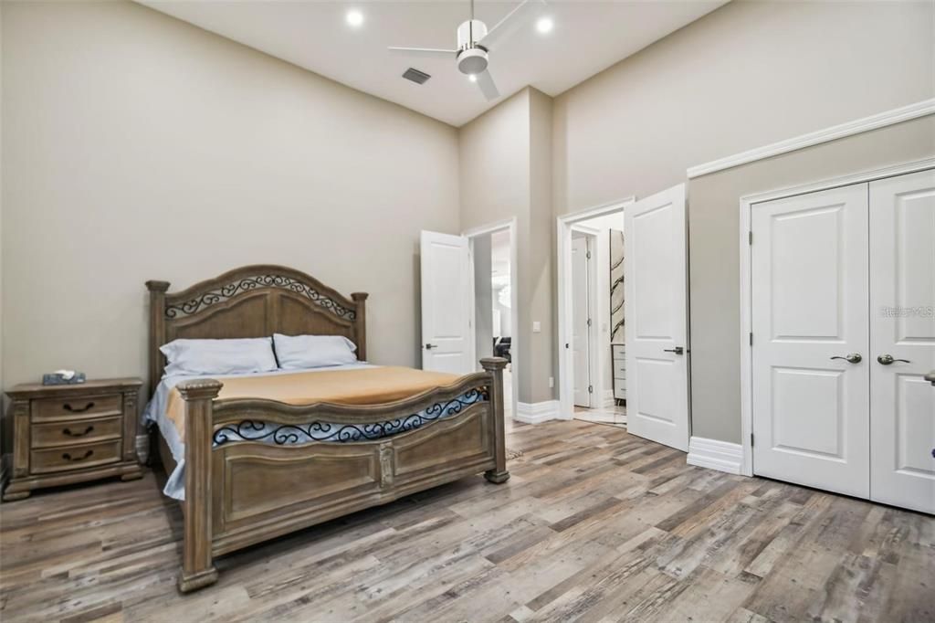 待售: $1,699,000 (4 贝兹, 5 浴室, 6077 平方英尺)