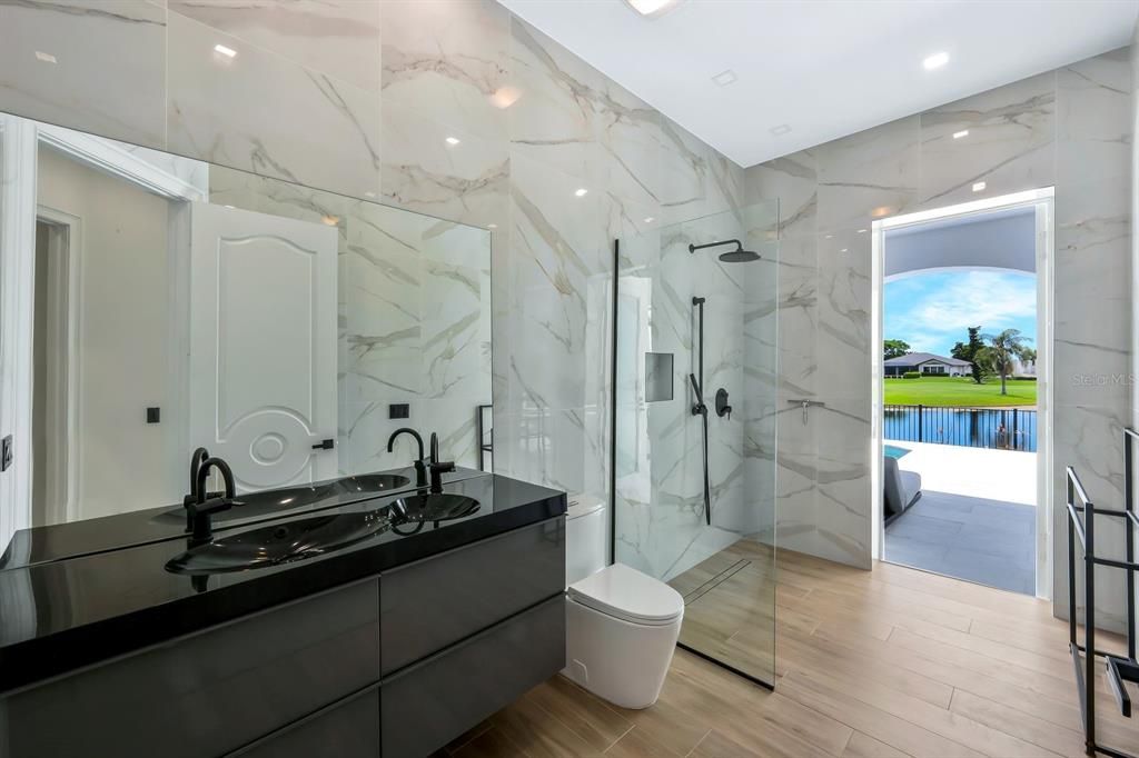 En Venta: $2,499,999 (4 camas, 4 baños, 5814 Pies cuadrados)