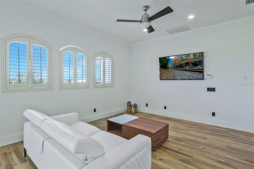 En Venta: $2,499,999 (4 camas, 4 baños, 5814 Pies cuadrados)