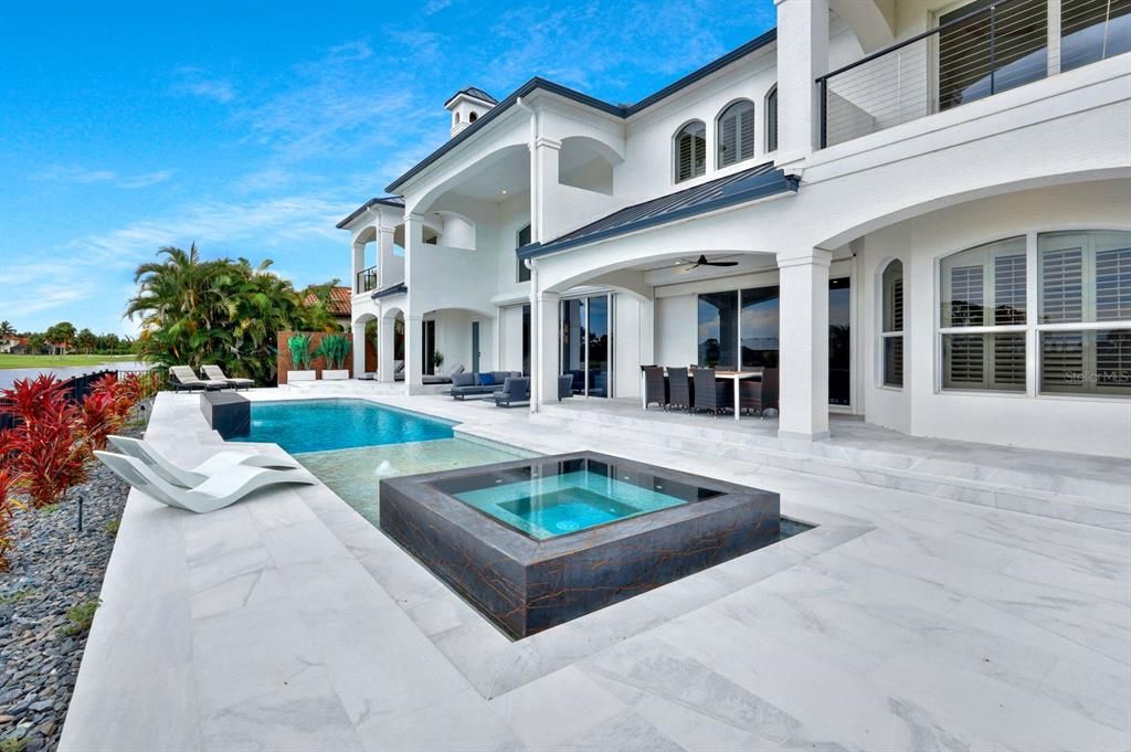 En Venta: $2,499,999 (4 camas, 4 baños, 5814 Pies cuadrados)