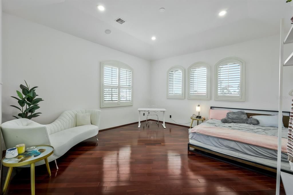 En Venta: $2,499,999 (4 camas, 4 baños, 5814 Pies cuadrados)