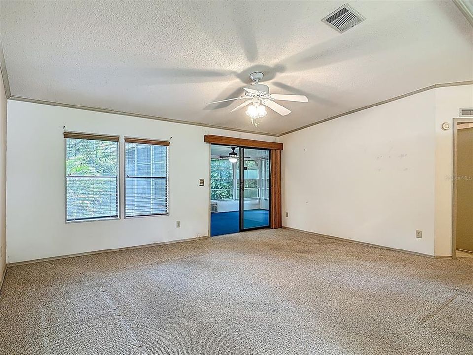 待售: $199,000 (2 贝兹, 2 浴室, 1193 平方英尺)