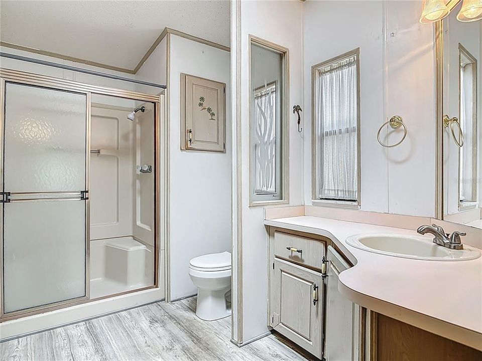 待售: $199,000 (2 贝兹, 2 浴室, 1193 平方英尺)