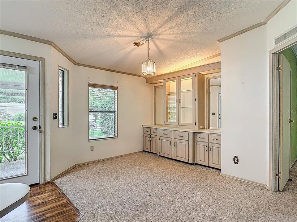 待售: $199,000 (2 贝兹, 2 浴室, 1193 平方英尺)