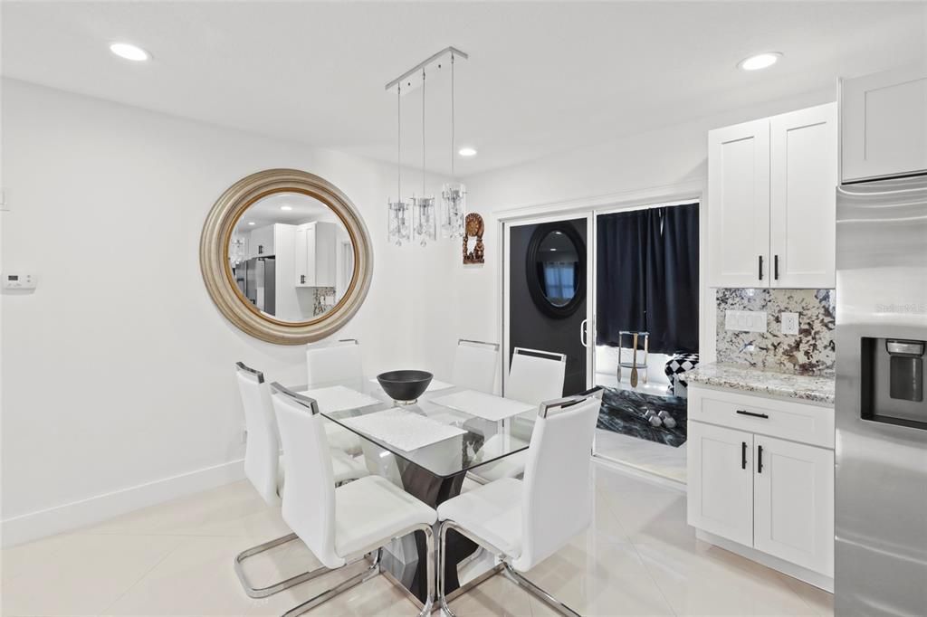 En Venta: $979,000 (3 camas, 3 baños, 1910 Pies cuadrados)