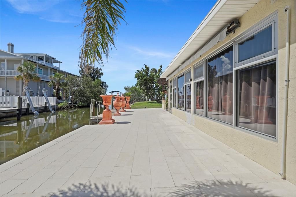 En Venta: $979,000 (3 camas, 3 baños, 1910 Pies cuadrados)