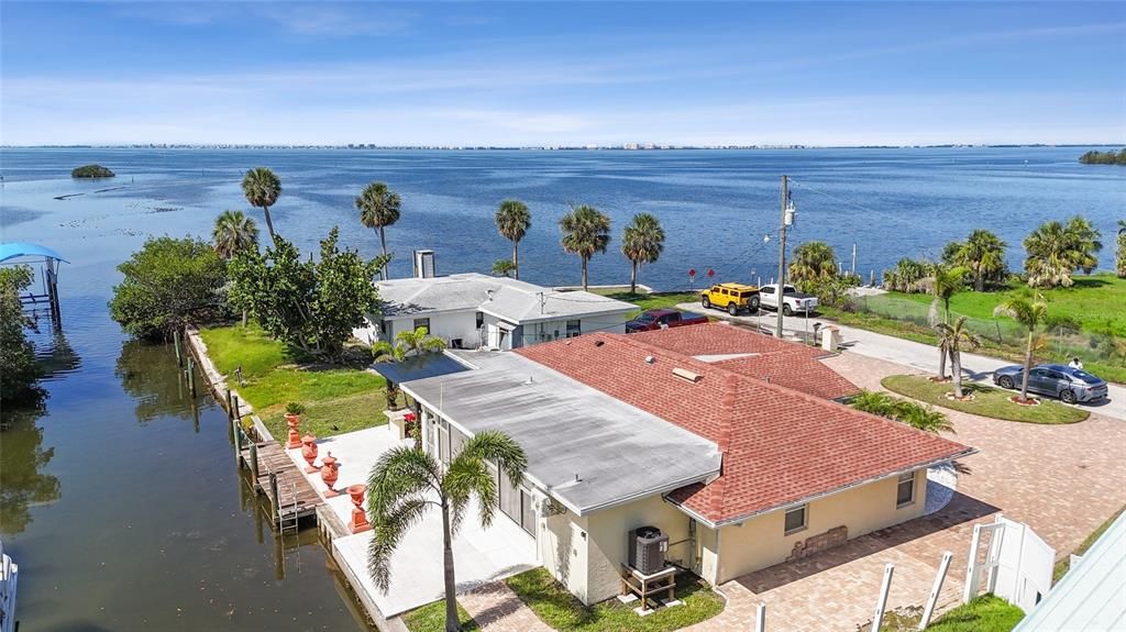 En Venta: $979,000 (3 camas, 3 baños, 1910 Pies cuadrados)