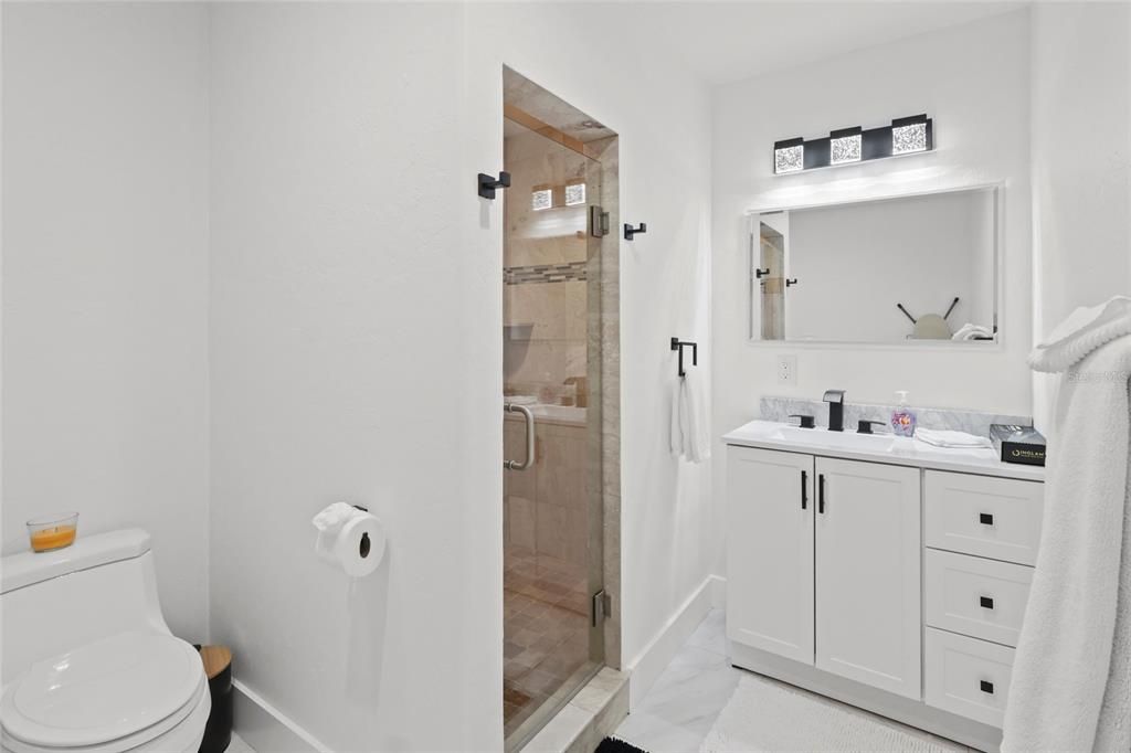 En Venta: $979,000 (3 camas, 3 baños, 1910 Pies cuadrados)