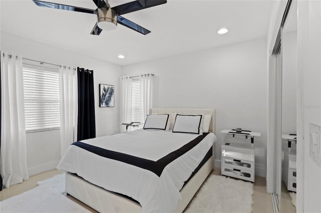 En Venta: $979,000 (3 camas, 3 baños, 1910 Pies cuadrados)