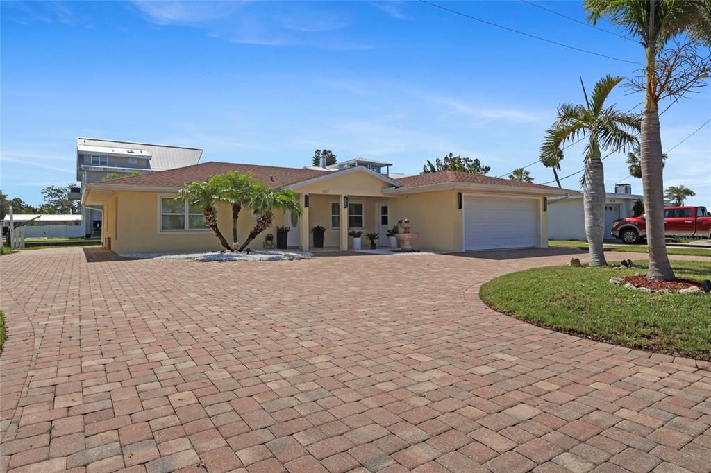 En Venta: $979,000 (3 camas, 3 baños, 1910 Pies cuadrados)