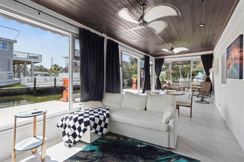 En Venta: $979,000 (3 camas, 3 baños, 1910 Pies cuadrados)