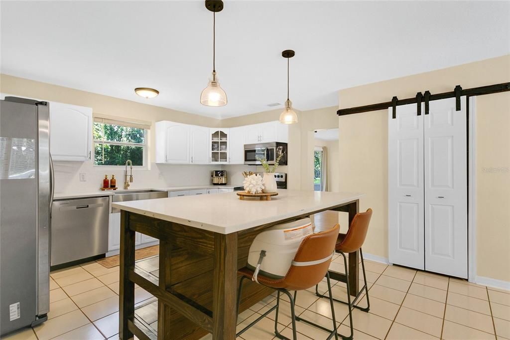 En Venta: $439,900 (3 camas, 2 baños, 1585 Pies cuadrados)