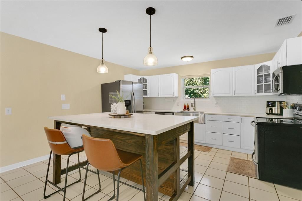 En Venta: $439,900 (3 camas, 2 baños, 1585 Pies cuadrados)