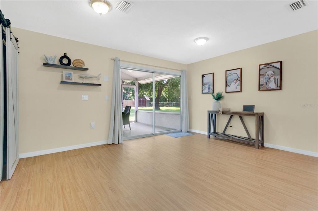 En Venta: $439,900 (3 camas, 2 baños, 1585 Pies cuadrados)