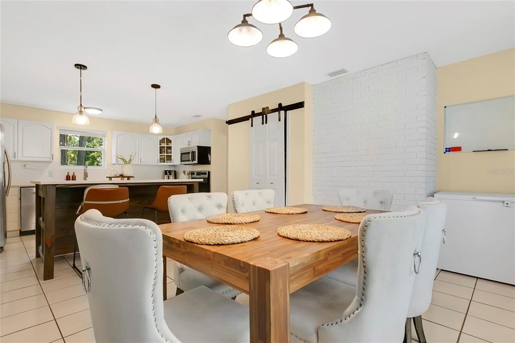 En Venta: $439,900 (3 camas, 2 baños, 1585 Pies cuadrados)