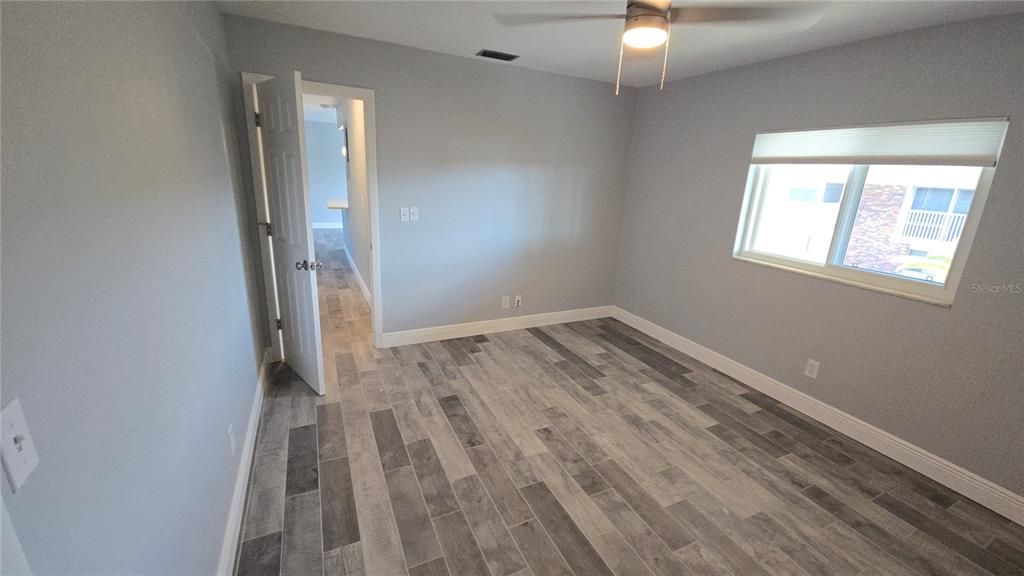 For Rent: $1,300 (2 beds, 1 baths, 792 Square Feet)