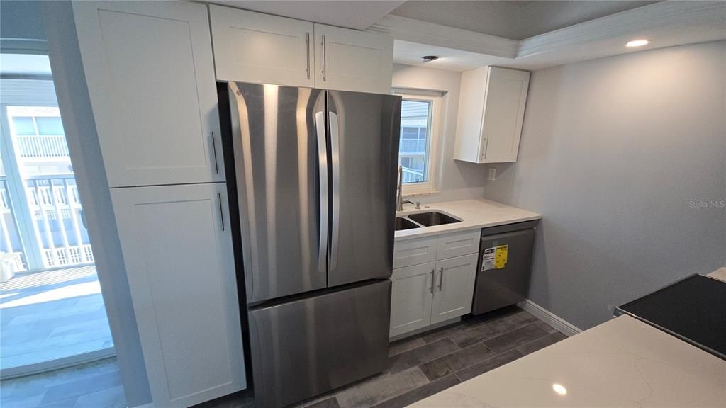 For Rent: $1,300 (2 beds, 1 baths, 792 Square Feet)