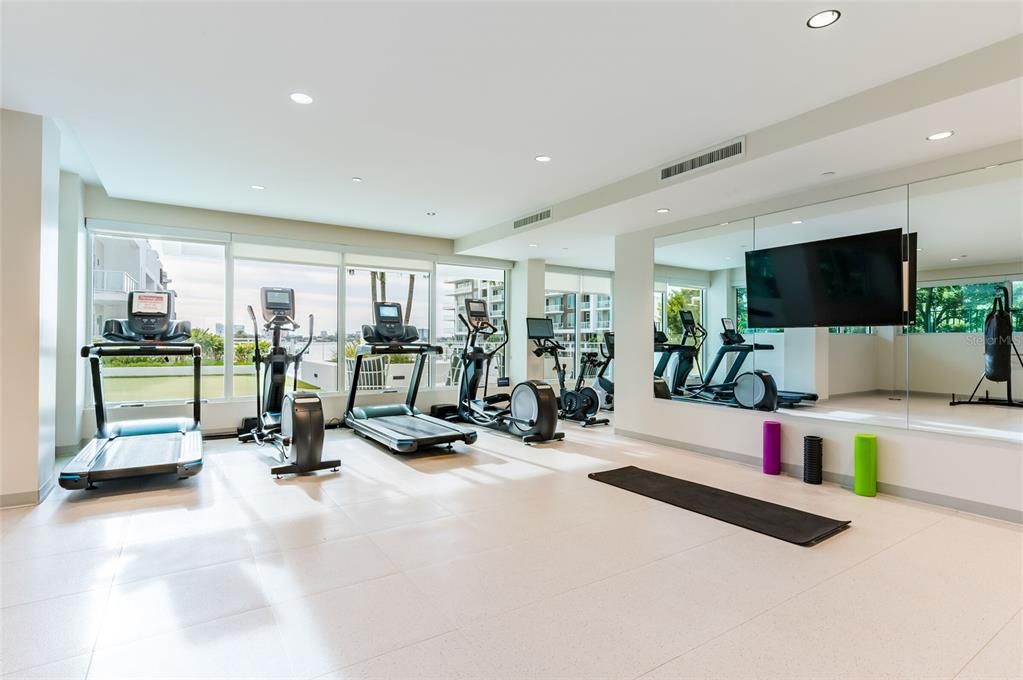 出租: $5,300 (2 贝兹, 2 浴室, 2003 平方英尺)