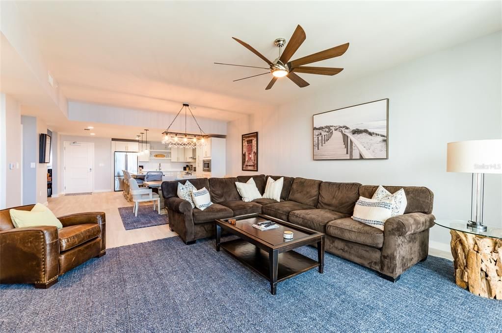 出租: $5,300 (2 贝兹, 2 浴室, 2003 平方英尺)