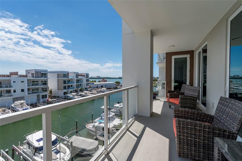 出租: $5,300 (2 贝兹, 2 浴室, 2003 平方英尺)