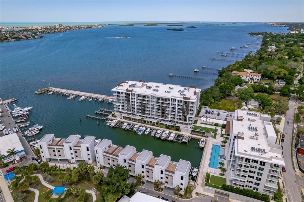 出租: $5,300 (2 贝兹, 2 浴室, 2003 平方英尺)