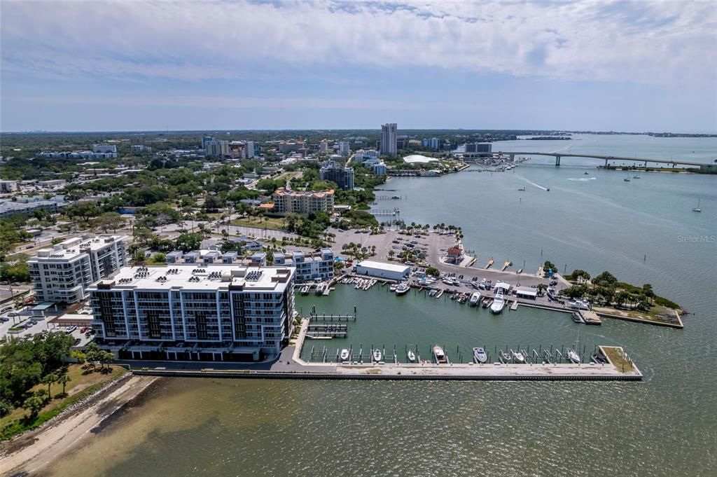 出租: $5,300 (2 贝兹, 2 浴室, 2003 平方英尺)