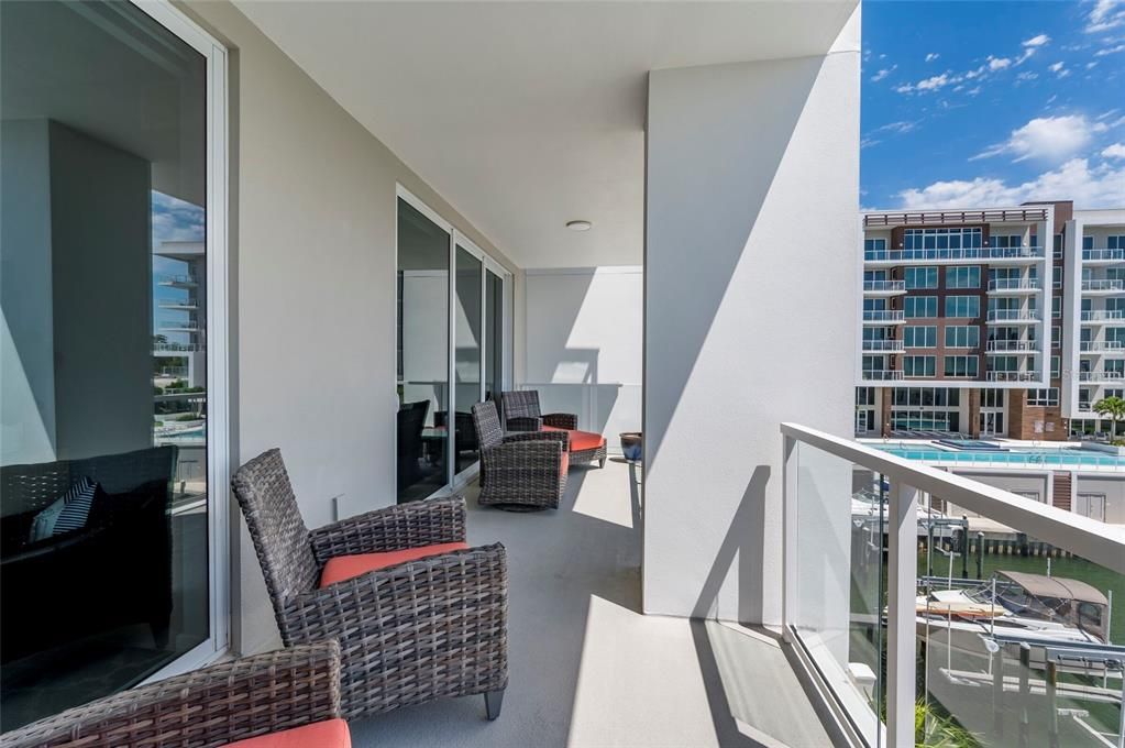 出租: $5,300 (2 贝兹, 2 浴室, 2003 平方英尺)