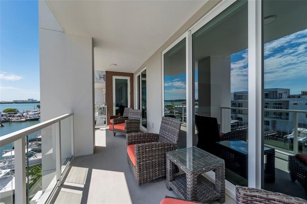 出租: $5,300 (2 贝兹, 2 浴室, 2003 平方英尺)