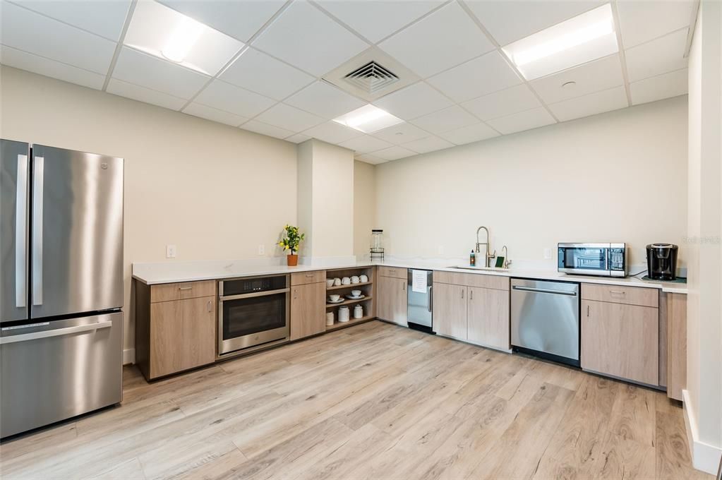 出租: $5,300 (2 贝兹, 2 浴室, 2003 平方英尺)