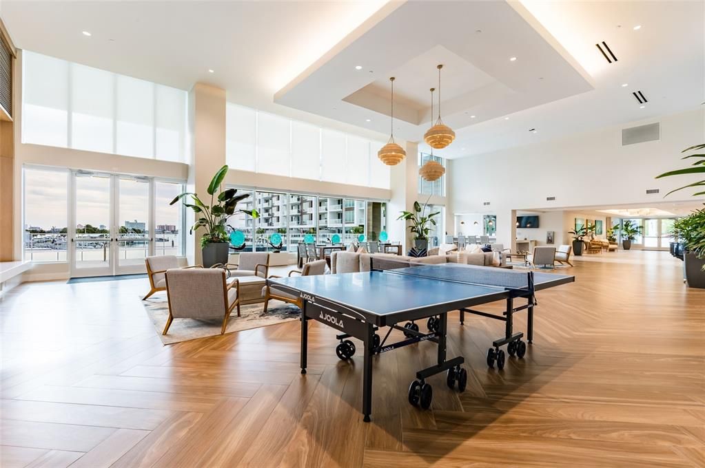 出租: $5,300 (2 贝兹, 2 浴室, 2003 平方英尺)