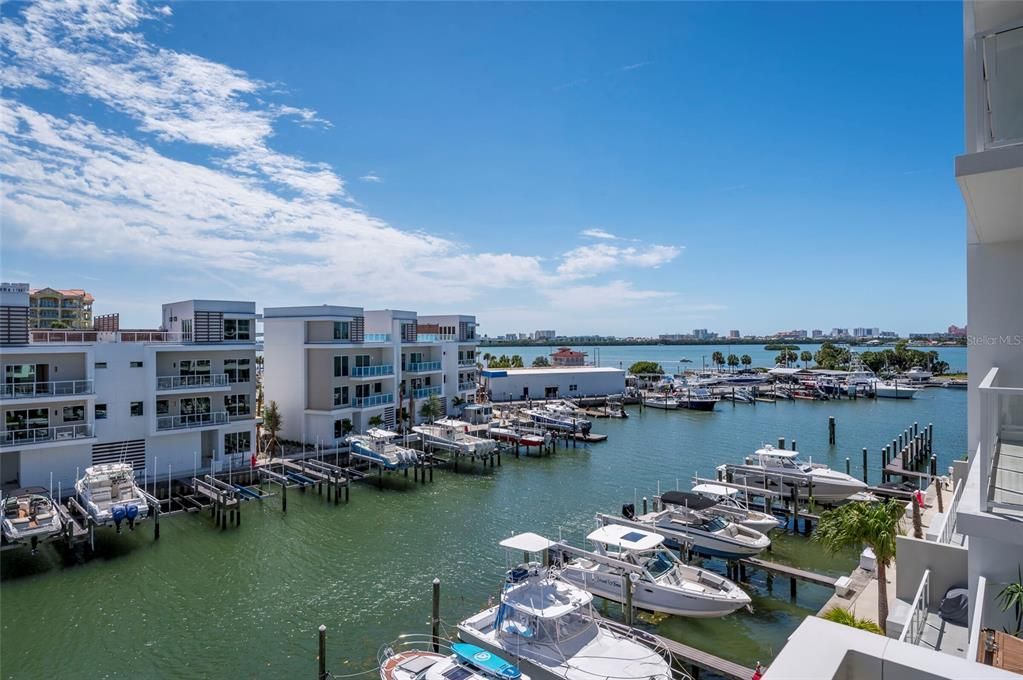 出租: $5,300 (2 贝兹, 2 浴室, 2003 平方英尺)