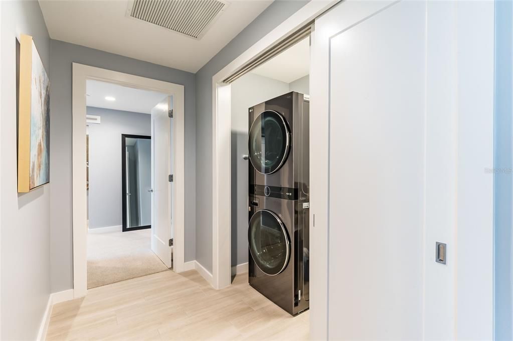 出租: $5,300 (2 贝兹, 2 浴室, 2003 平方英尺)