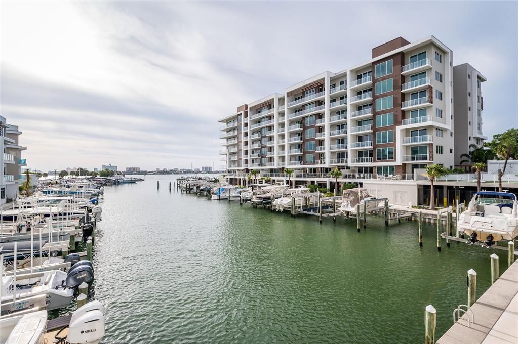 出租: $5,300 (2 贝兹, 2 浴室, 2003 平方英尺)