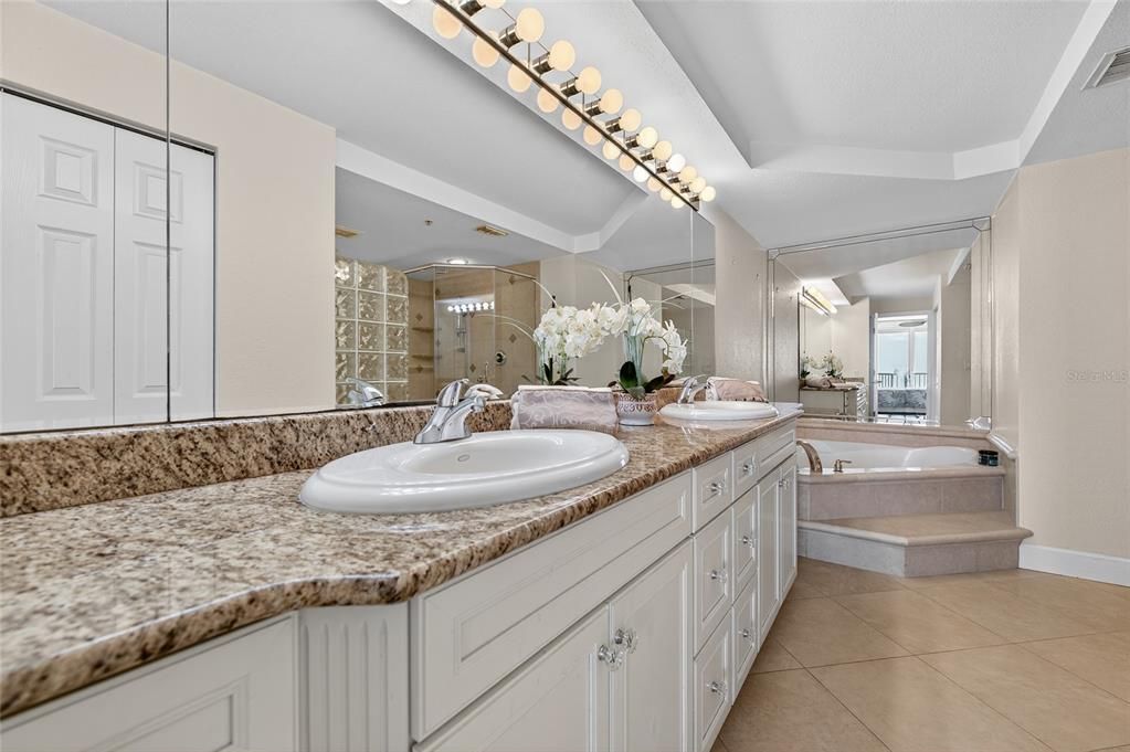 For Sale: $599,000 (3 beds, 3 baths, 2060 Square Feet)