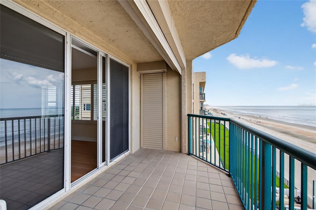 For Sale: $599,000 (3 beds, 3 baths, 2060 Square Feet)