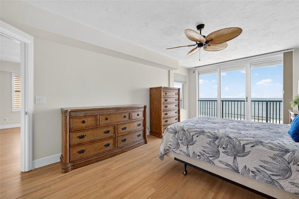 For Sale: $599,000 (3 beds, 3 baths, 2060 Square Feet)