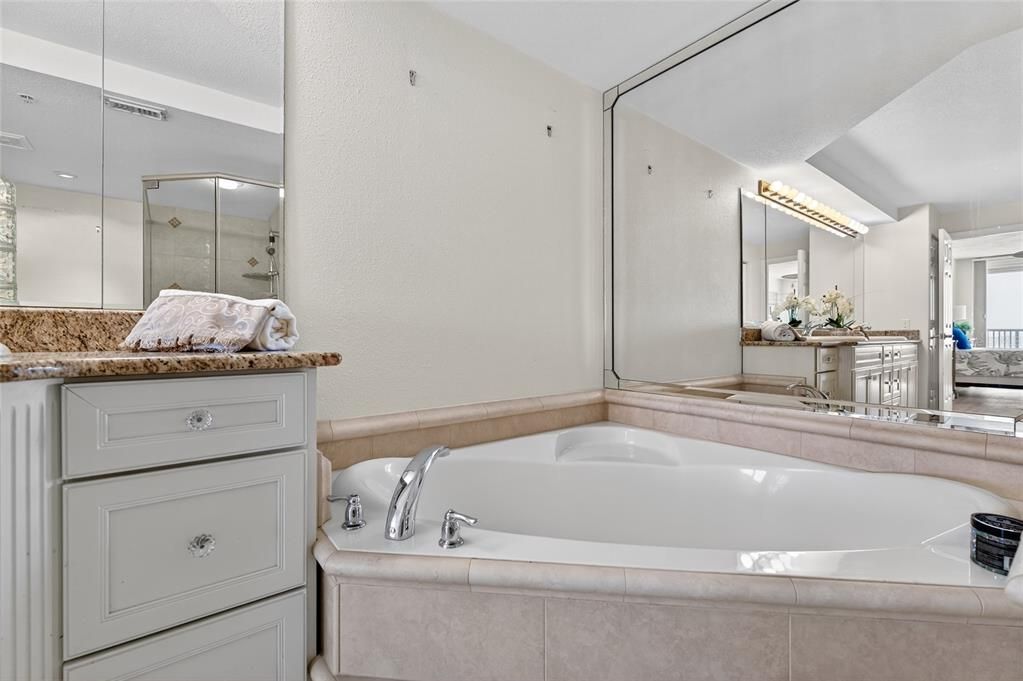 For Sale: $599,000 (3 beds, 3 baths, 2060 Square Feet)