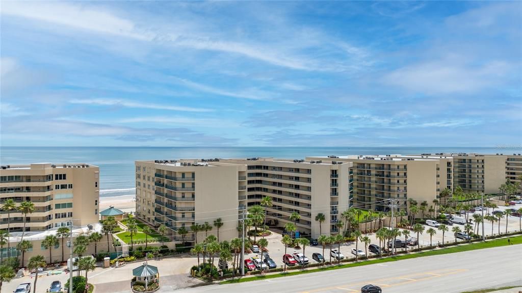 For Sale: $599,000 (3 beds, 3 baths, 2060 Square Feet)