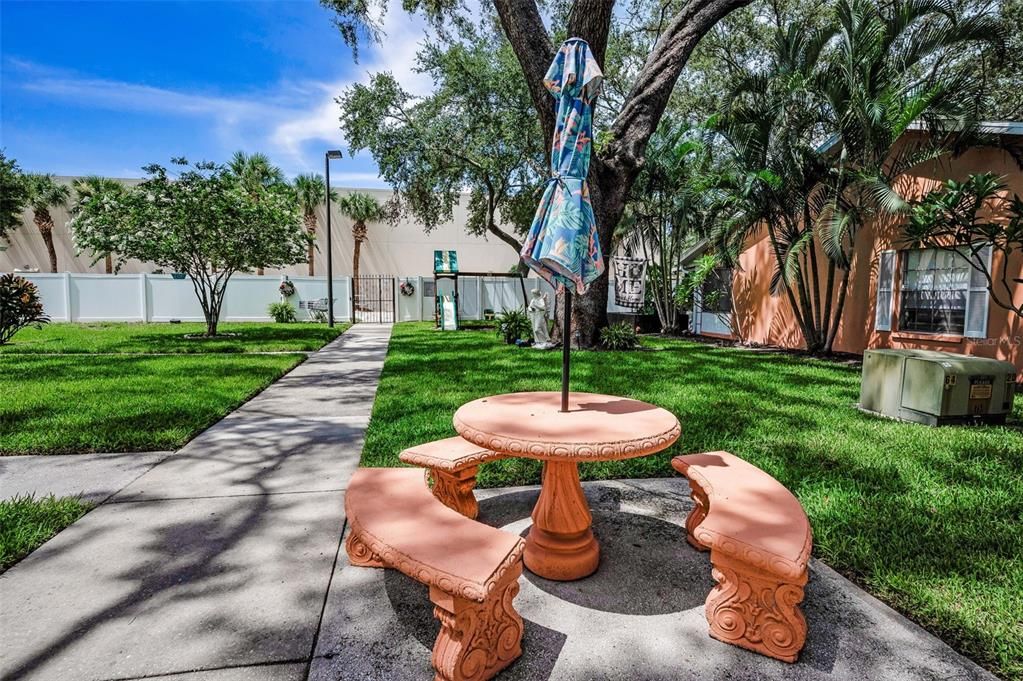 Activo con contrato: $170,000 (2 camas, 2 baños, 900 Pies cuadrados)