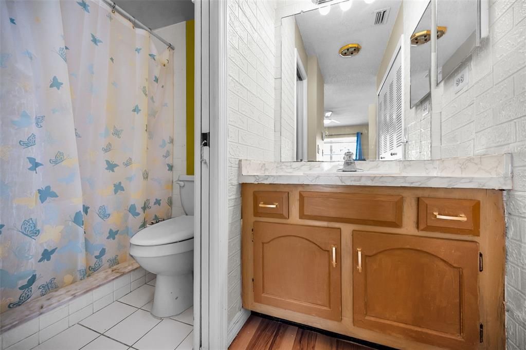 Activo con contrato: $170,000 (2 camas, 2 baños, 900 Pies cuadrados)